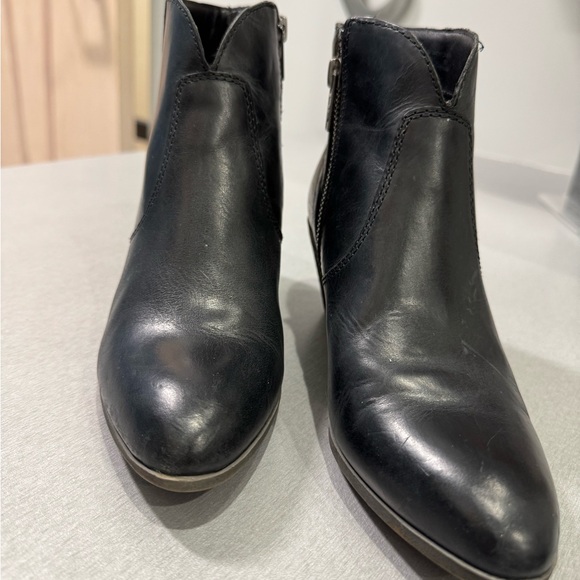 Frye Ankle Boots, 6.5, Black Leather, Side Zip, 2” Heel NWOT - Picture 3 of 7